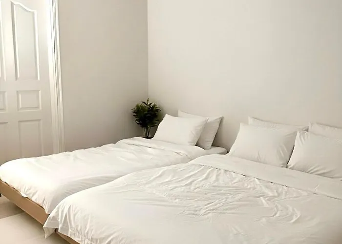Appartement Gangnam, Sinnonhyeon Station Clover Seoel