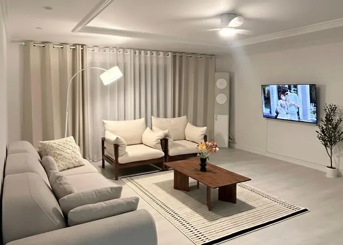 Appartement Gangnam, Sinnonhyeon Station Clover
