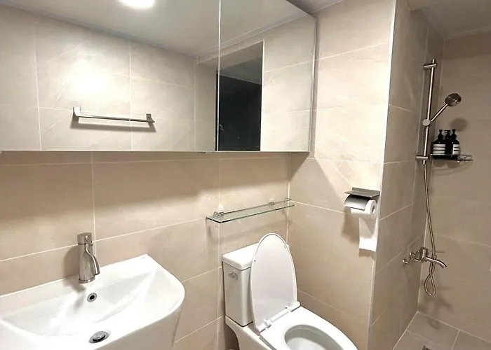 Gangnam, Sinnonhyeon Station Clover Appartement *